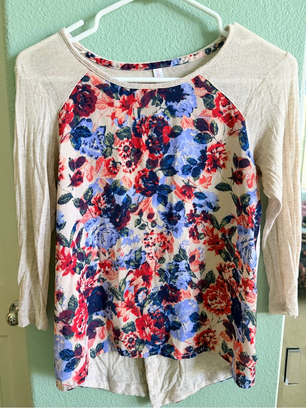 Xhilaration Floral Raglan Long Sleeve Top in Cream, Red, Blue